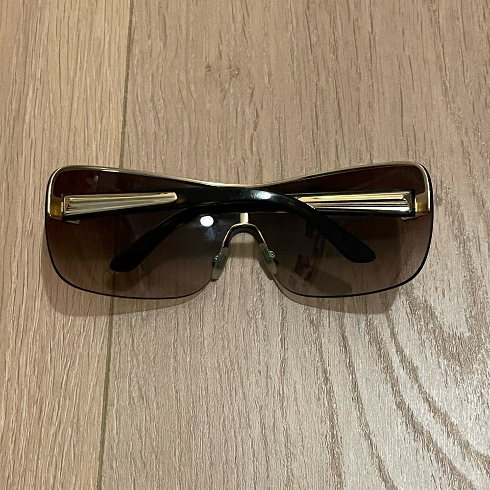 Versace VE 2119 Shield Sunglasses - Picture 2 of 8
